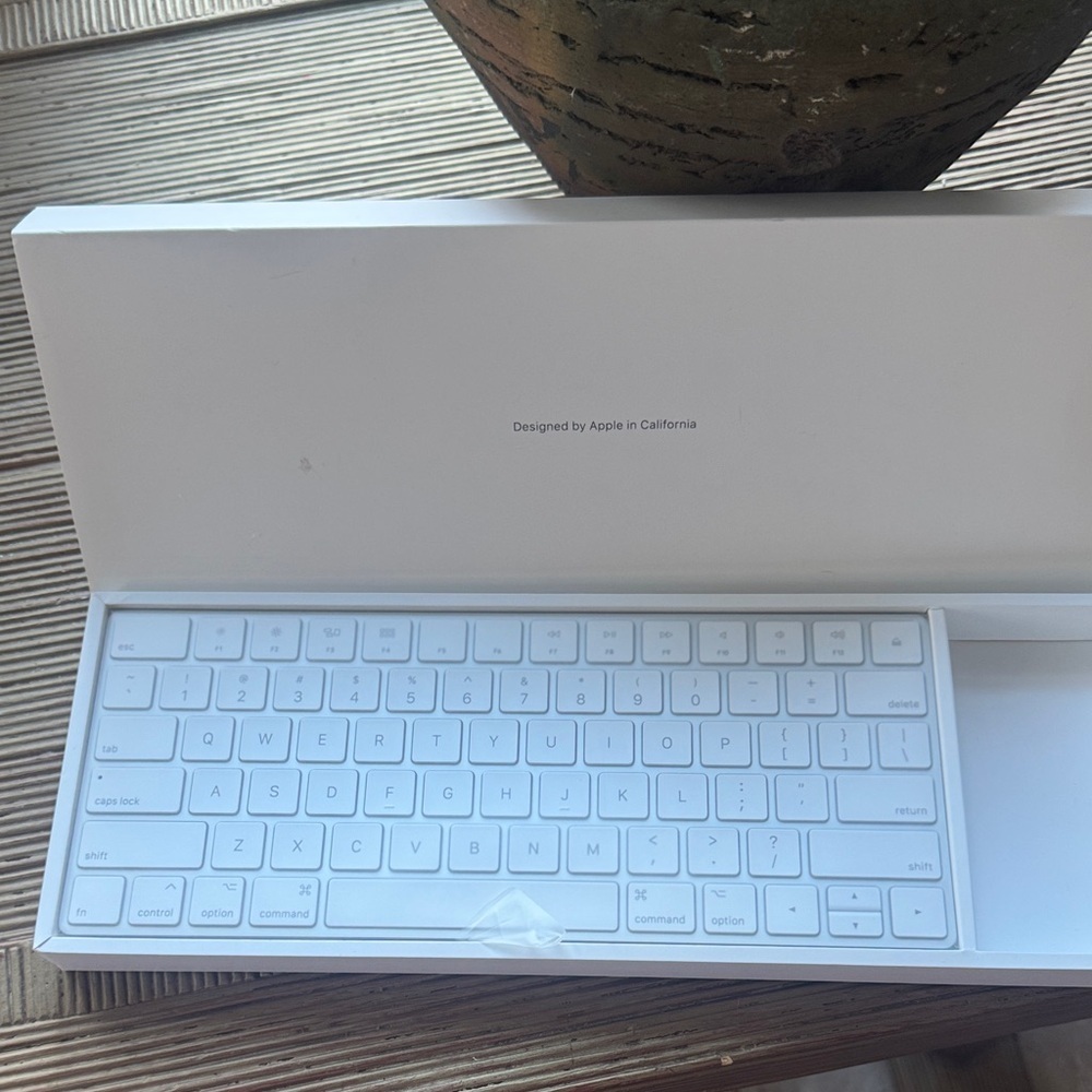 Apple magic keyboard NWOT